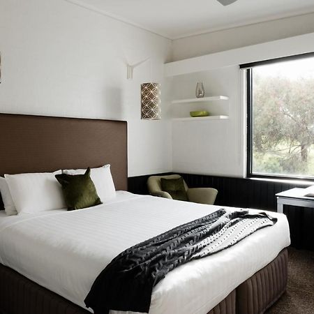 Waurn Ponds Estate Hotel Exterior photo