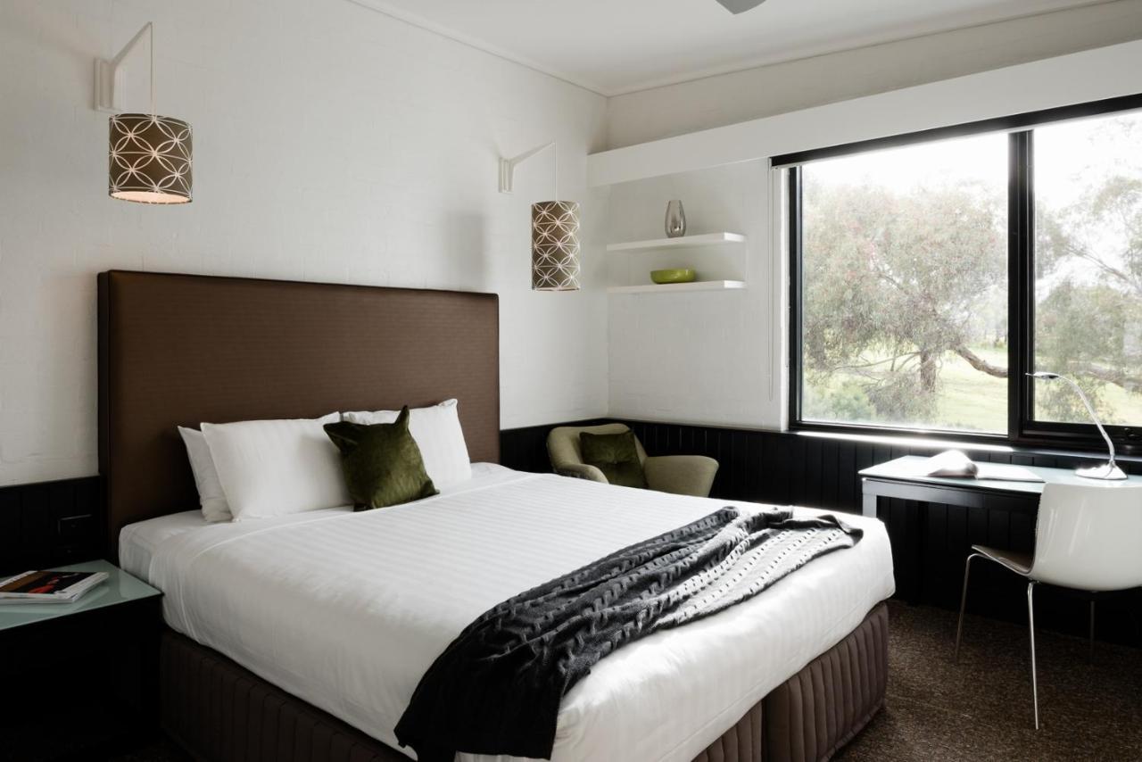 Waurn Ponds Estate Hotel Exterior photo