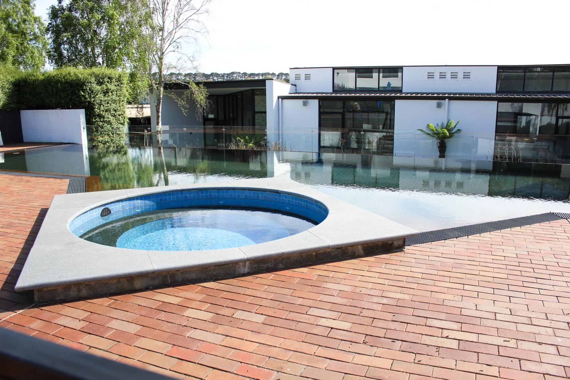 Waurn Ponds Estate Hotel Exterior photo